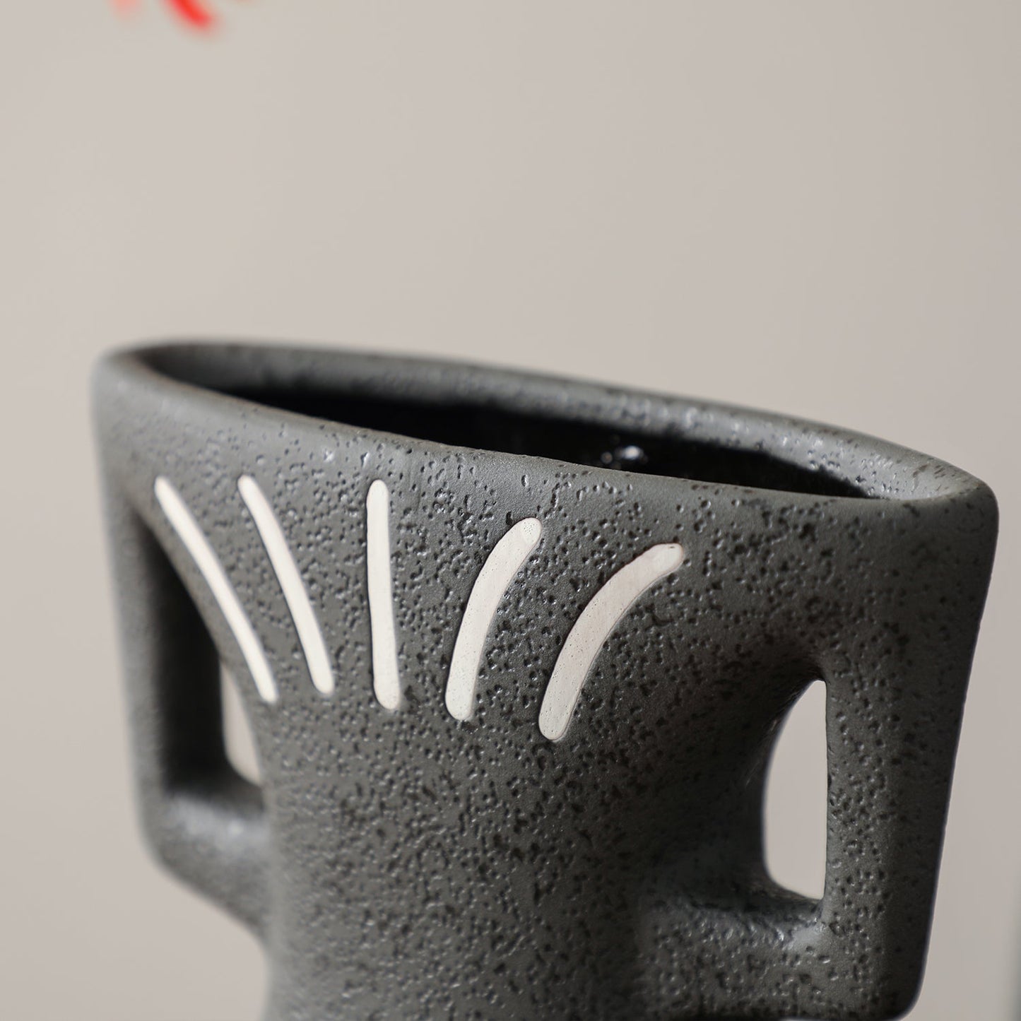 Obsidian Crest Vase Tall